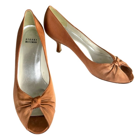 Stuart Weitzman Satin Bronze Peep Toe Kitten Heel Leather Pumps Women’s Size 8 - Picture 2 of 7